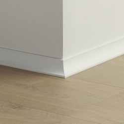 Contre plinthe mouluré à...